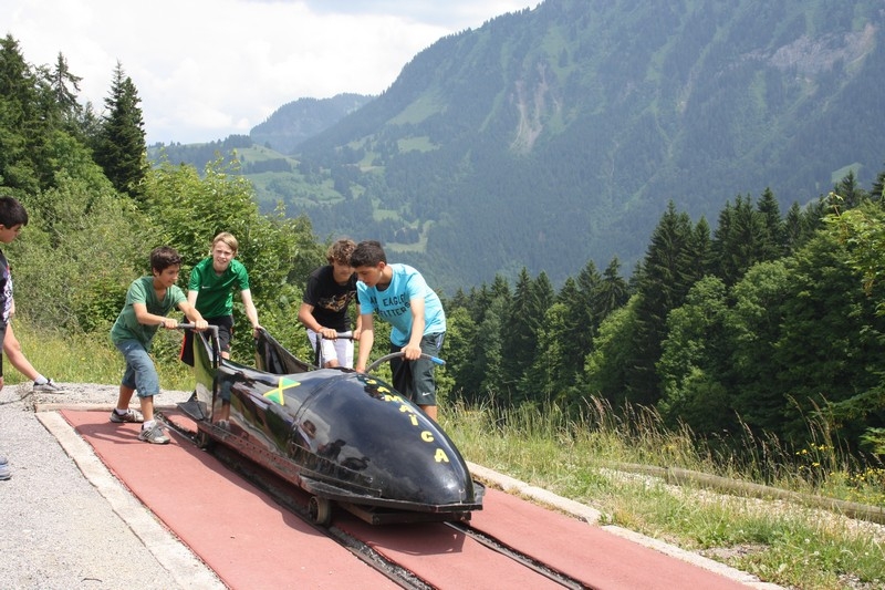 Village Camps International Summer Camp Leysin, Switzerland 2026-08-15 https://www.villagecamps.com/journals_admin/images/684-23-archery (51).jpg